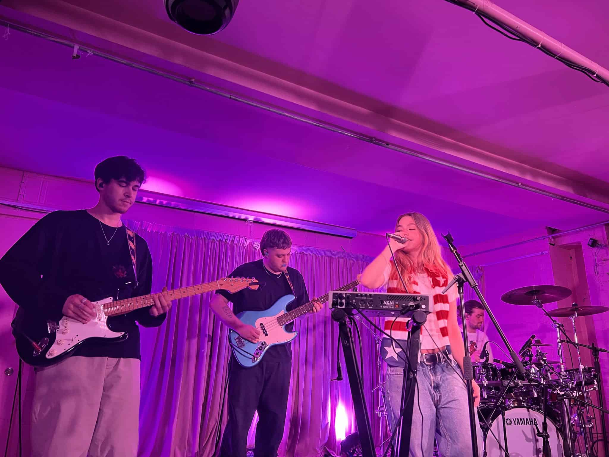 L Devine Singer Live Review: L Devine, Yes Bar, Pink Room, Manchester [30th June 2023 ...